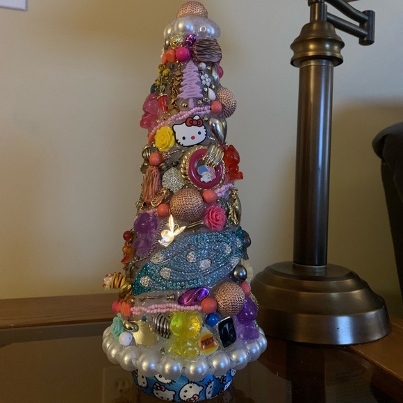 Hello Kitty Junkdrawer Tree Decoration